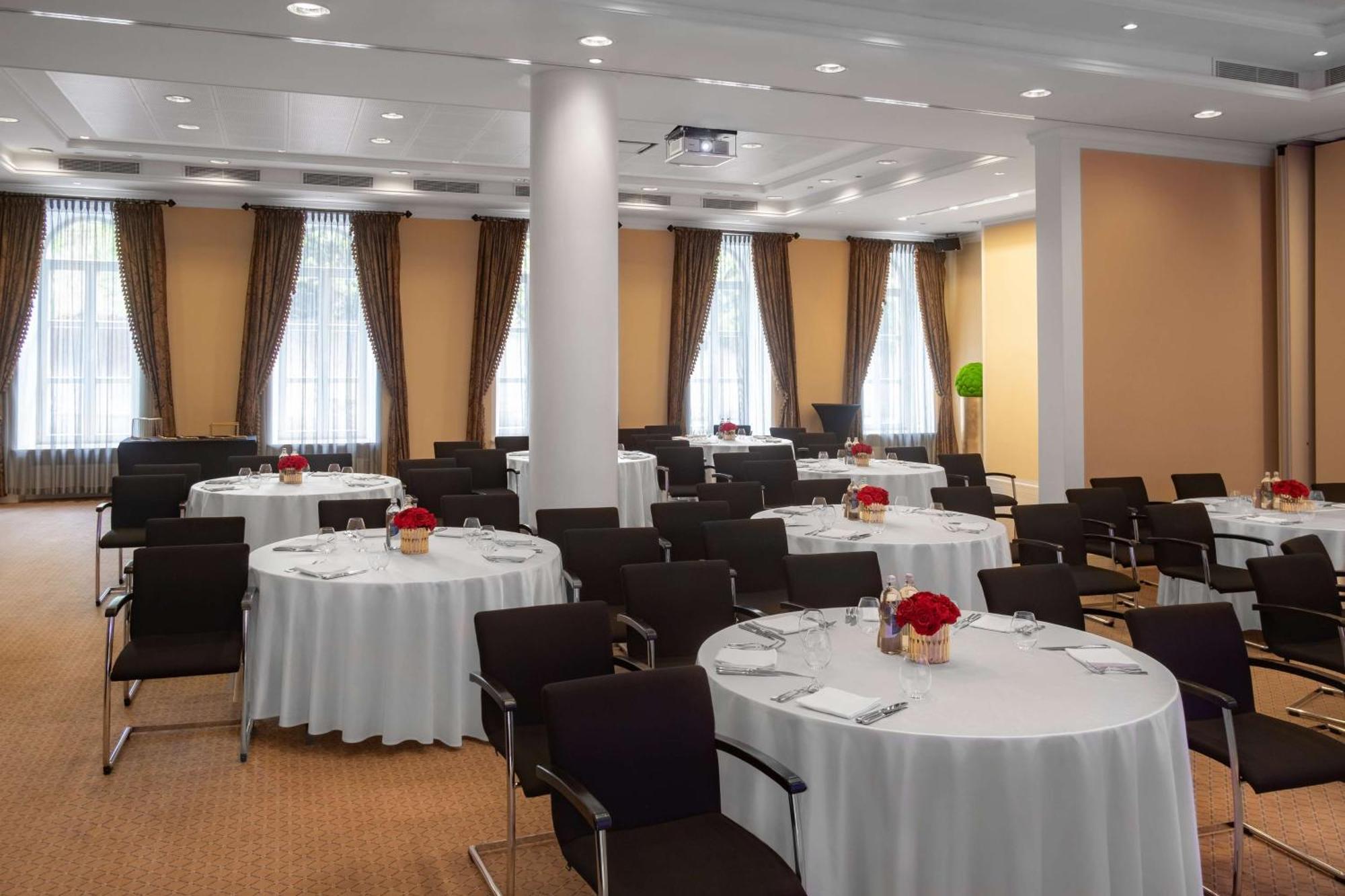 Grand Vilnius, Curio Collection By Hilton VNO