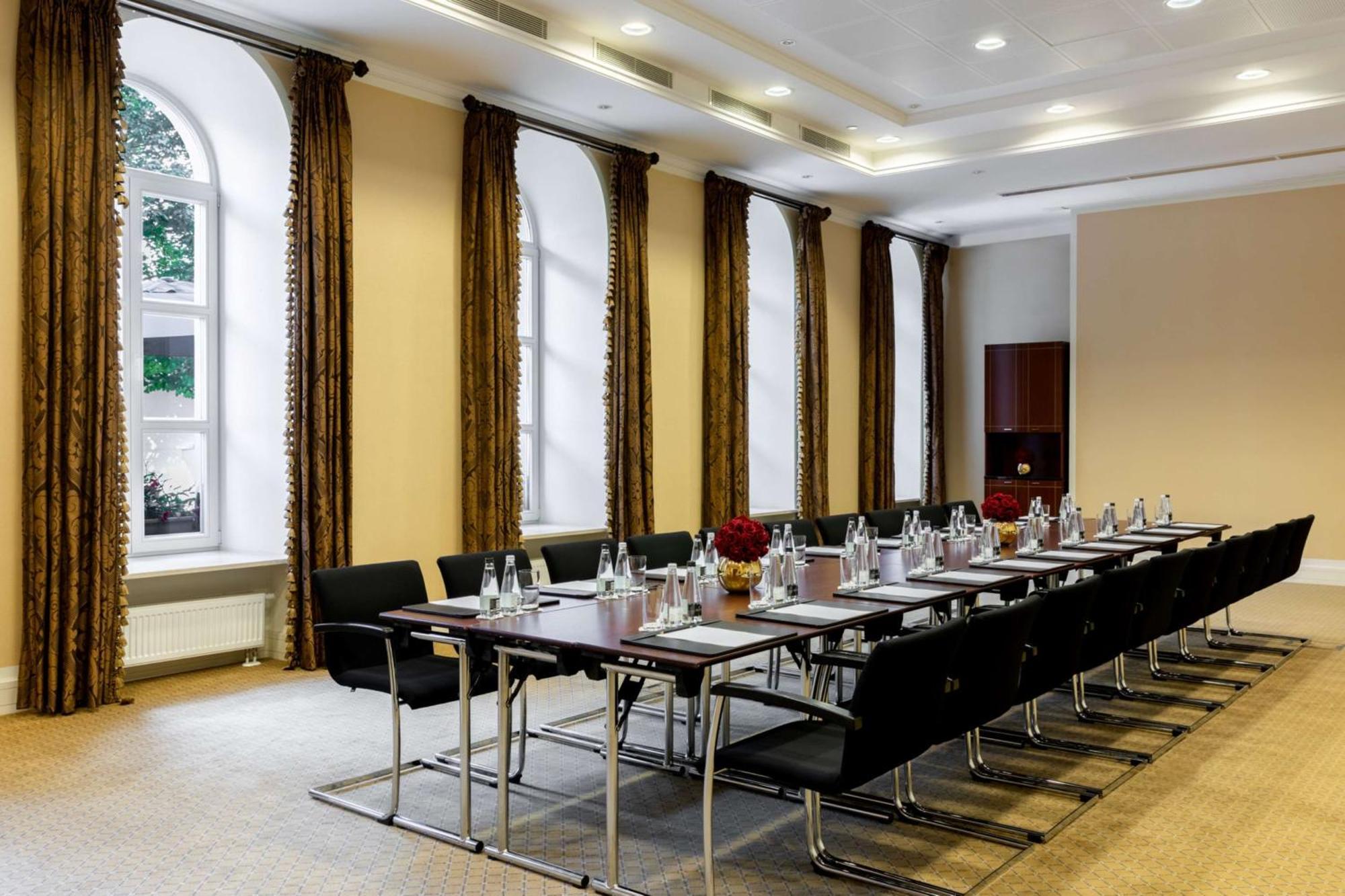 Grand Vilnius, Curio Collection By Hilton Hótel