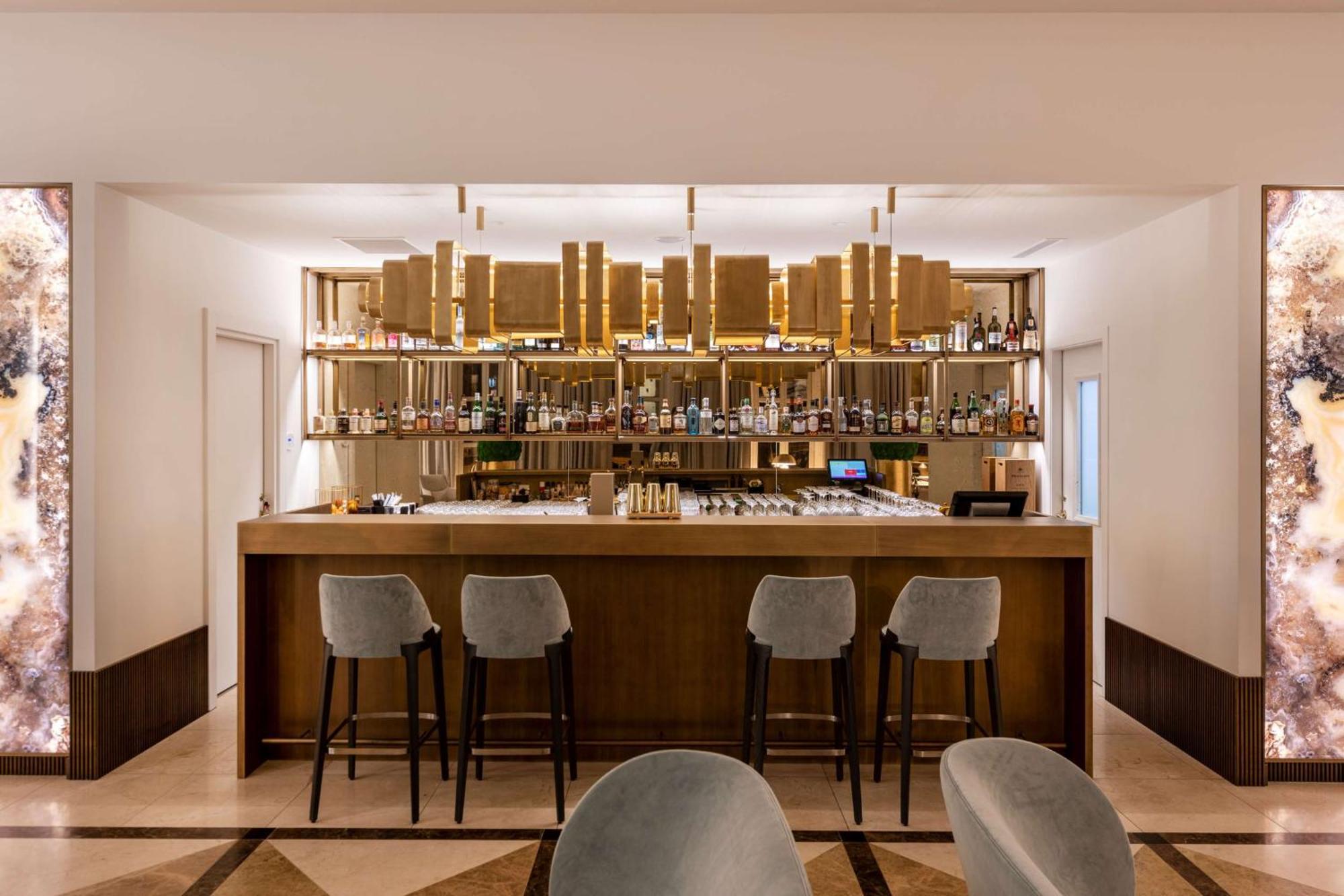 Hotelli Grand Vilnius, Curio Collection By Hilton 5*