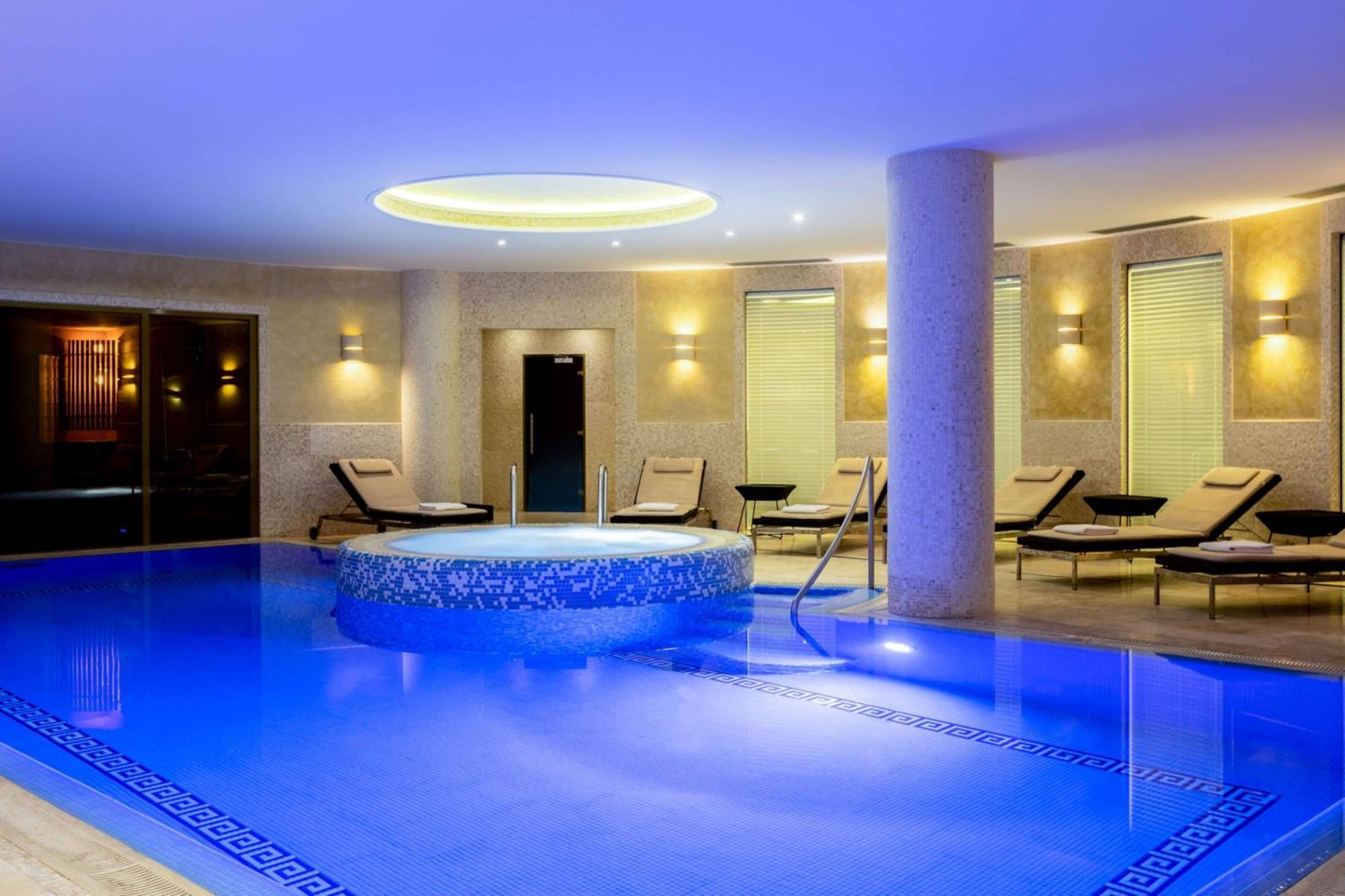 Hotelli Grand Vilnius, Curio Collection By Hilton 5*