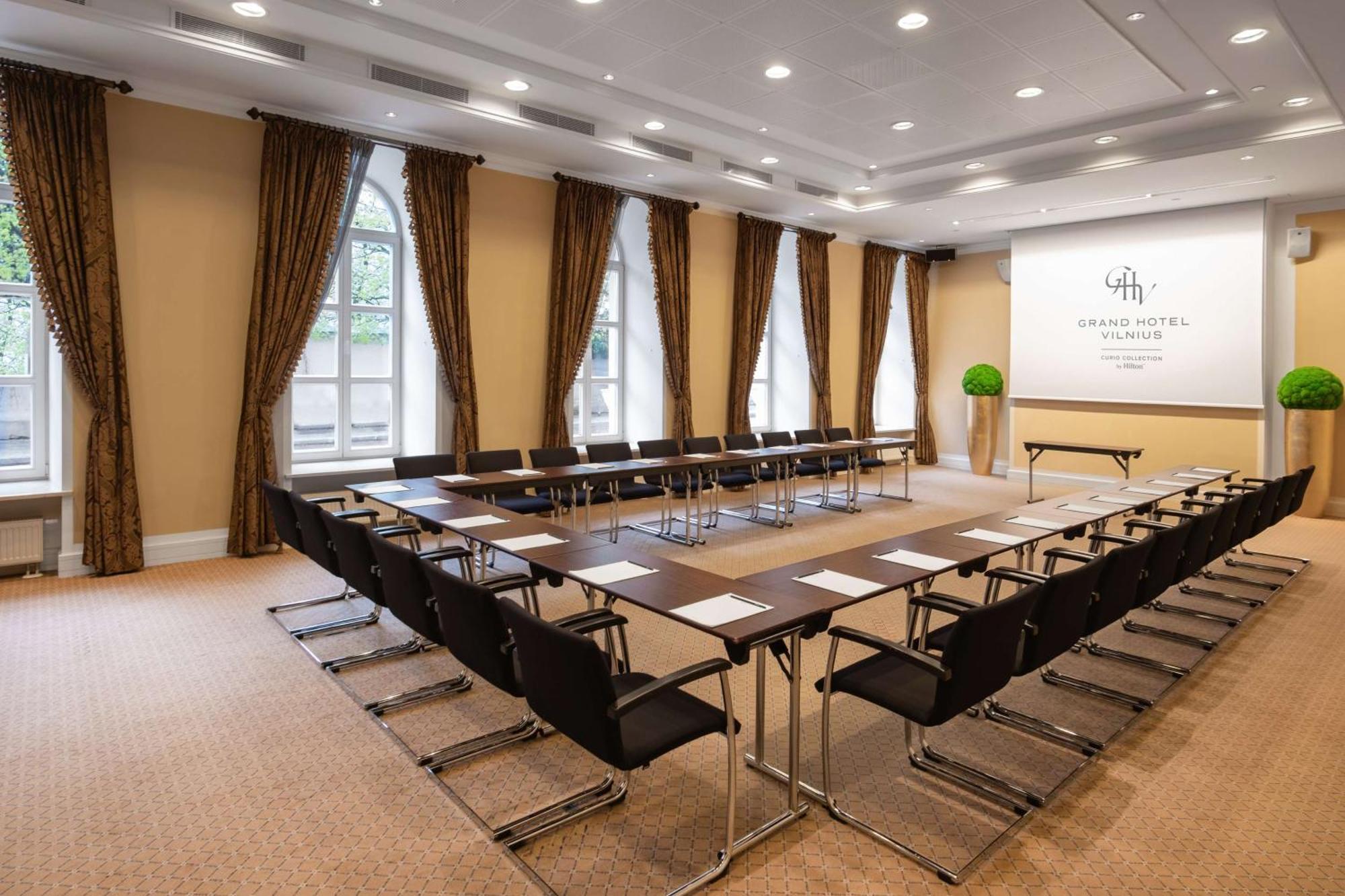 Hotelli Grand Vilnius, Curio Collection By Hilton 5*