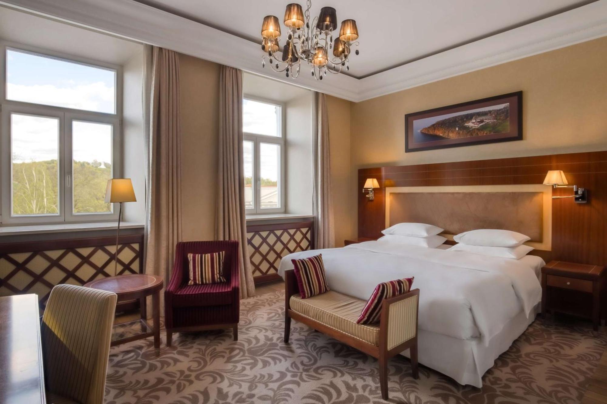 Grand Vilnius, Curio Collection By Hilton Hotelli 5*