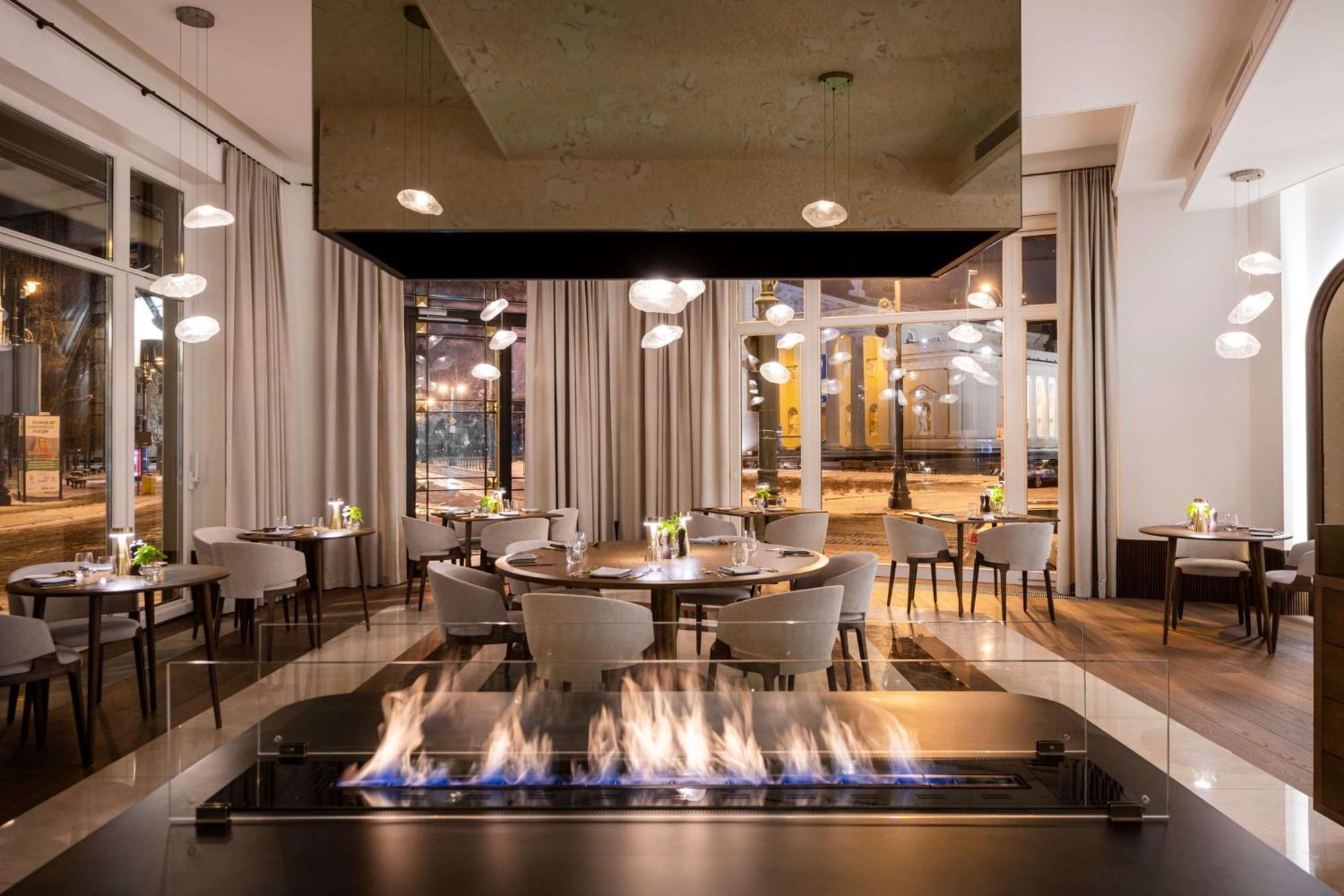 Grand Vilnius, Curio Collection By Hilton Hotelli