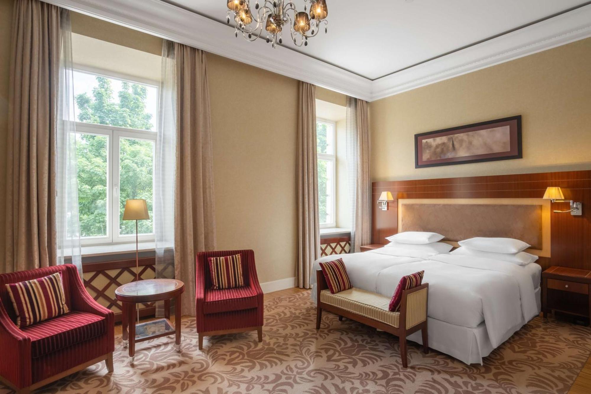 Hotelli Grand Vilnius, Curio Collection By Hilton 5*