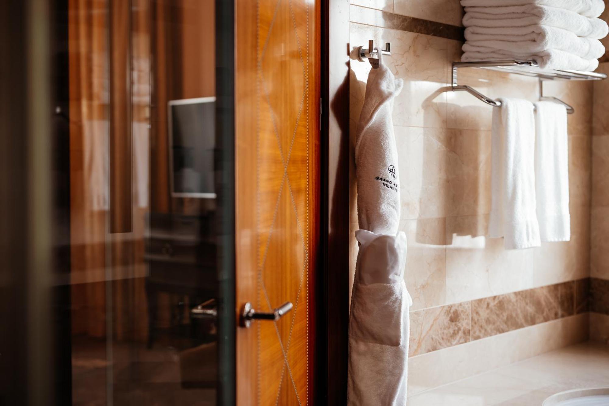 Grand Vilnius, Curio Collection By Hilton Hotelli 5*