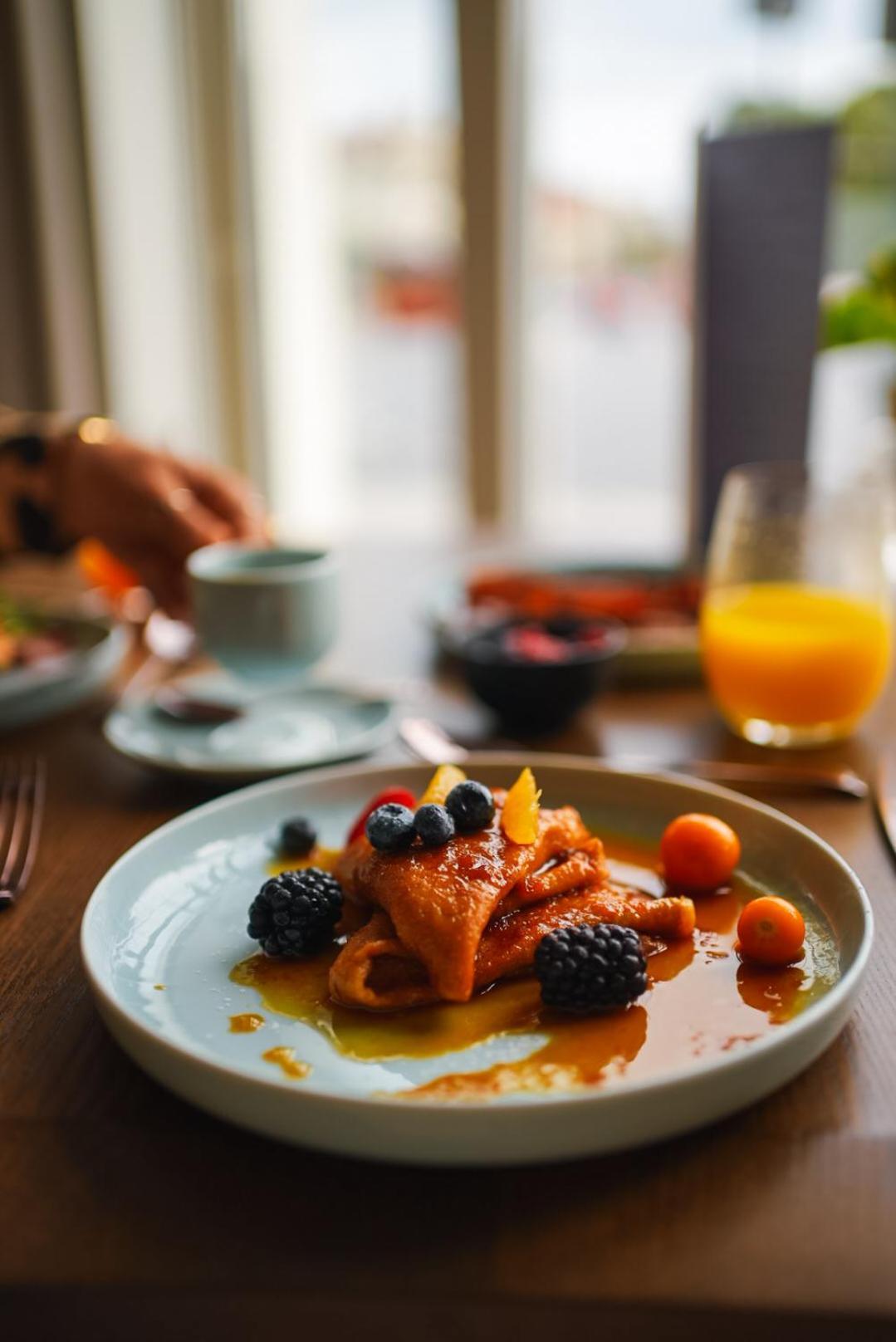 Grand Vilnius, Curio Collection By Hilton 5* Вильнюс