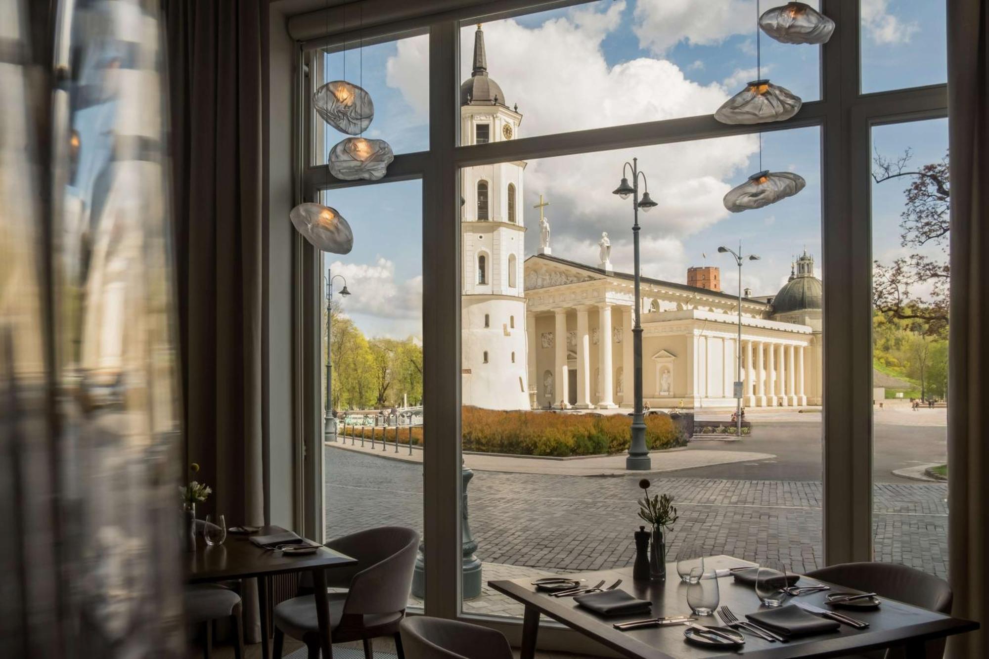 Grand Vilnius, Curio Collection By Hilton 5* Вильнюс